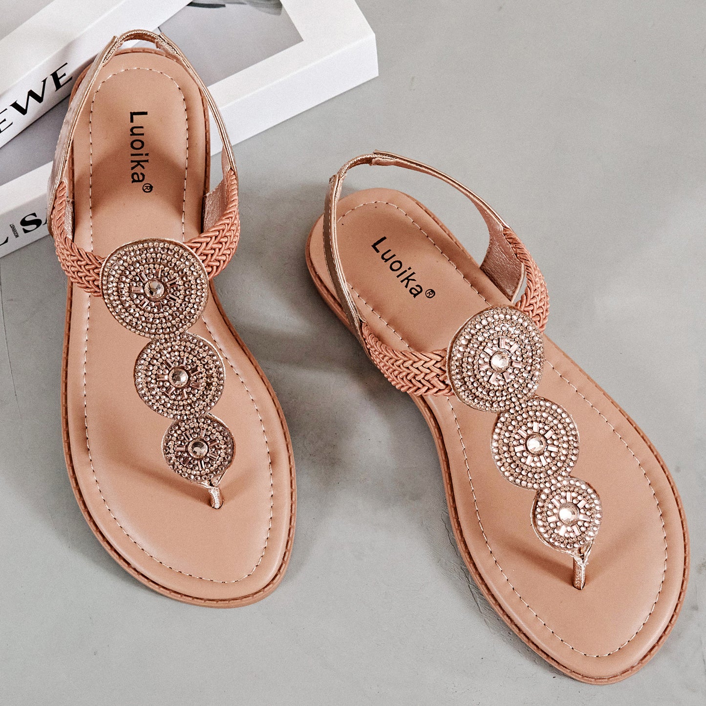 Luoika Women's Wide Width Flat Sandals, Flip Flop Thong Sandals Strappy Rhinestone Comfortable Summer Beach Shoes for Women.