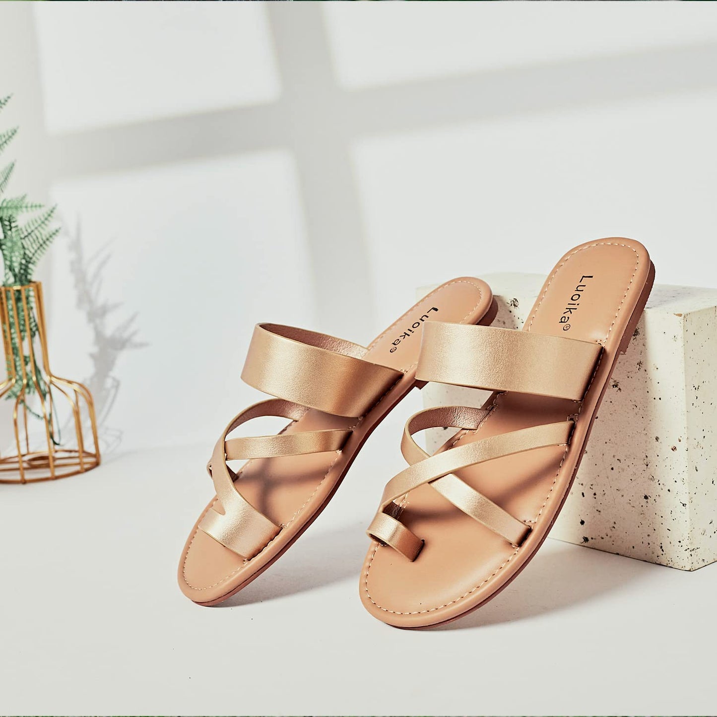 Luoika Women's Wide Width Flat Sandals, Flip Flop Slides Sandal Casual Strapy Sandal Slip on Summer Beach Shoes for Women.