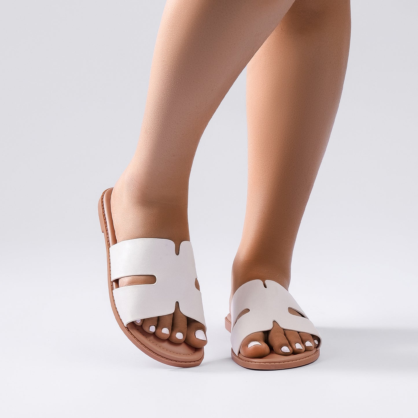 Luoika Women's Wide Width Flat Slides Sandals, Casual Comfortable Summer Beach Shoes Slip on Slide Sandal for Women.