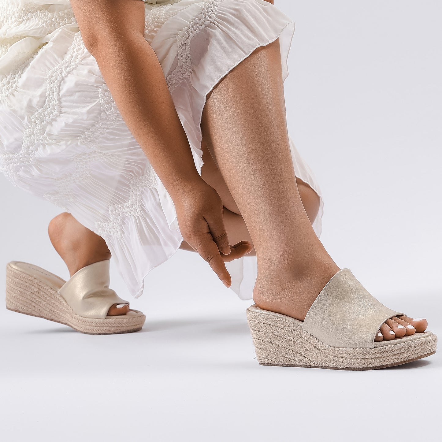 Luoika Women's Wide Width Wedge Slides Sandals, Slip on Plateform Wedge Pump Heel Casual Summer Sandals for Women.