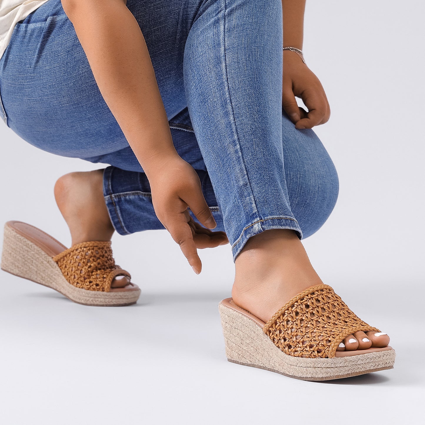 Luoika Women's Wide Width Wedge Slides Sandals, Slip on Plateform Wedge Pump Heel Casual Summer Sandals for Women.