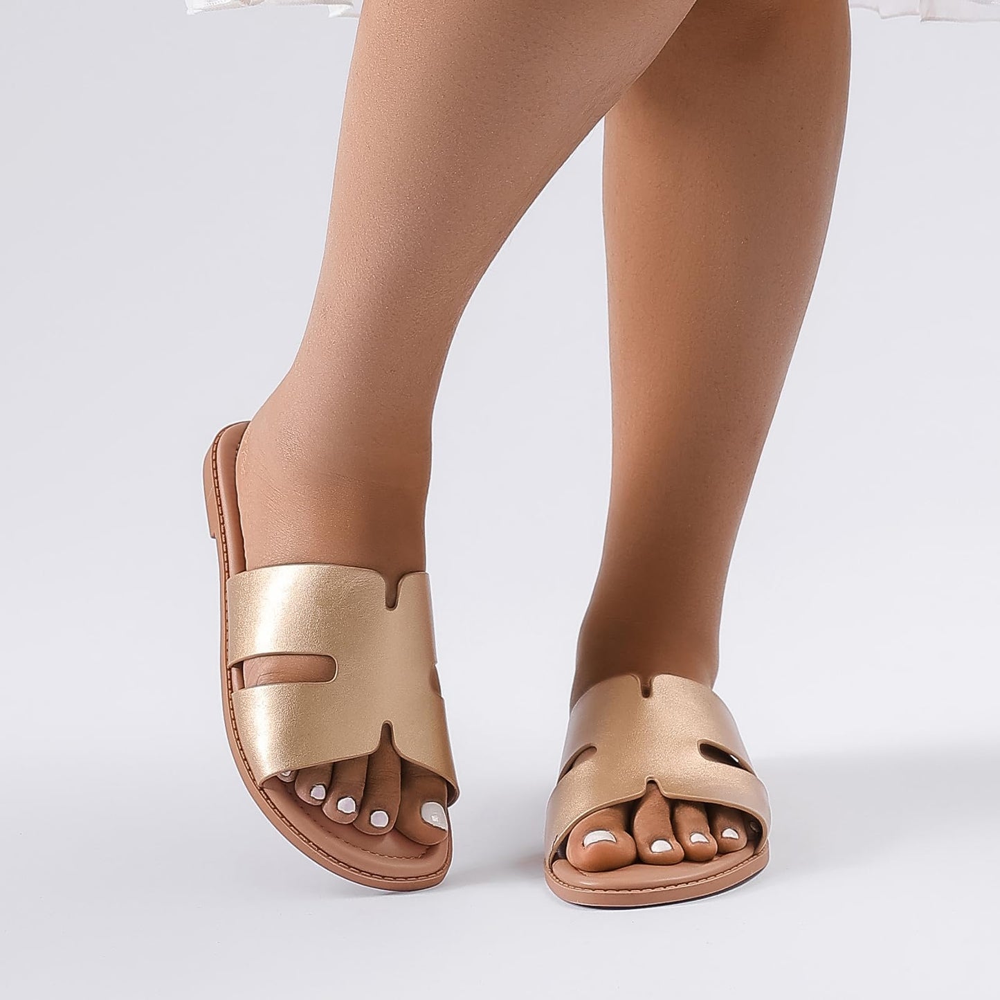 Luoika Women's Wide Width Flat Slides Sandals, Casual Comfortable Summer Beach Shoes Slip on Slide Sandal for Women.