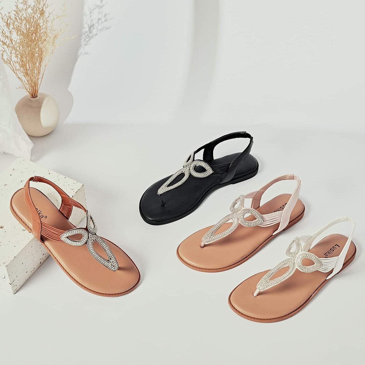 Luoika Women's Wide Width Flat Slides Sandals, Flip Flop Strappy Rhinestone Thong Sandals Comfortable Summer Beach Shoes for Women.